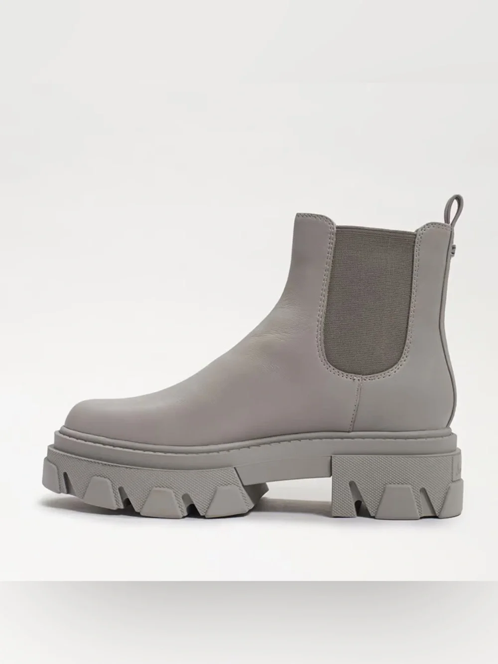 Sam Edelman | Daelyn Chelsea Boot size 9 NIB
